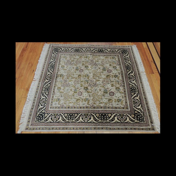 Splendid Square Persian Kashan Oriental Rug 4 x 4